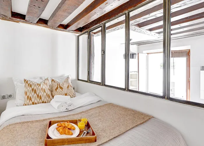 Le Marais - Pont Marie - Vacation *